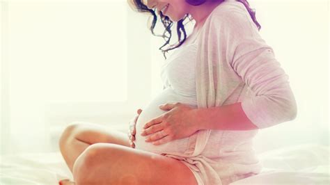 8 Tips For Loving Your Body During And After Pregnancy