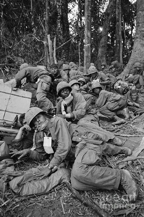 173rd Airborne Brigade Waiting Photograph By Bettmann Fine Art America
