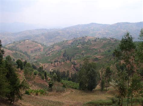 Mountains dominate the landscape of western rwanda. File:Rwanda Gitarama landscape.JPG - Wikimedia Commons