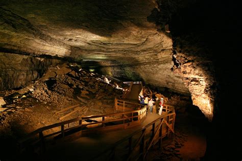 Mammoth Cave Visitor Center Loop Hiking Trail Brownsville Kentucky