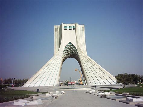 Hossein Amanat The Architect Of Tehrans Iconic Azadi Tower Reflects