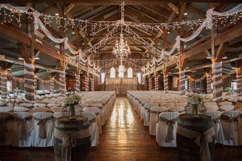 Located just outside decorah, iowa in beautiful northeast iowa, de novo barn stands on 200 acres de novo barn is perfect for special events of all kinds, including weddings, corporate retreats and. A Country Chic Wedding at Bessie's Barn in Centerville, Iowa