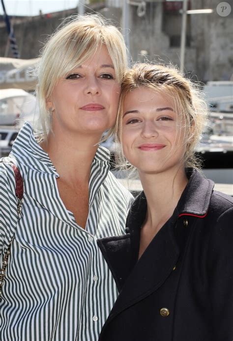 Photo Flavie Flament Et Lou Gable Photocall Du Téléfilm La Consolation Lors De La 19ème