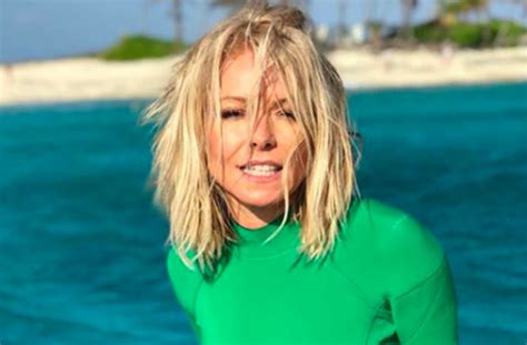 Kelly Ripa Flaunts Flawless Beach Bod In Tiny Black Bikini In The Bahamas Pics