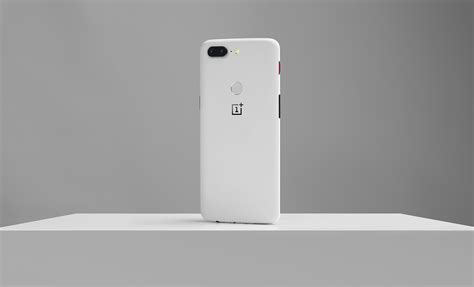 Oneplus 5t Unveils Sandstone White Phone