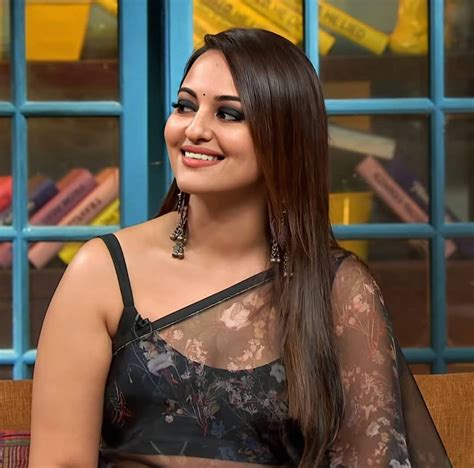 Bollywood Celebrity Sonakshi Sinhas Best Stunning Sensuous Top Pics