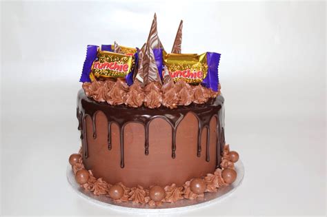 Chocolate Lover Crunchie Cake Cake Desserts Crunchie Cake
