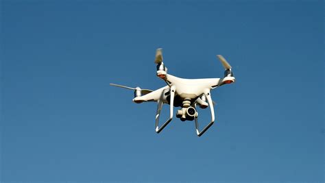 Drone Sighting Over Teterboro Nj Halts Flights At Newark Airport