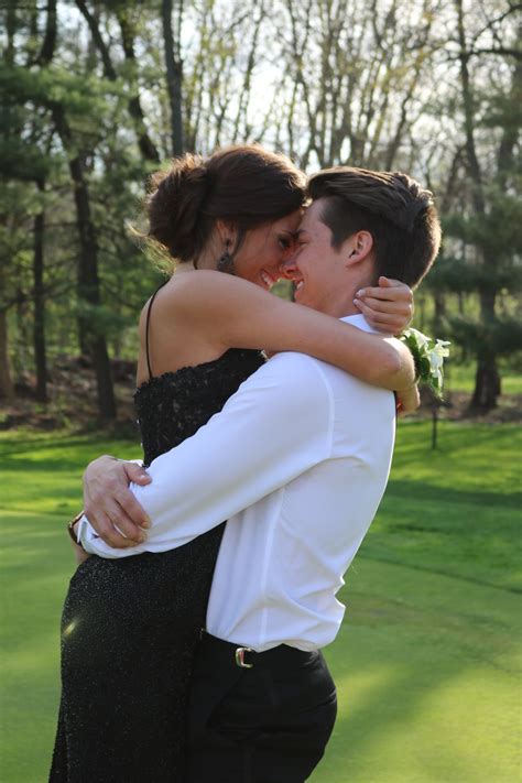 Prom Picture Ideas For Couples Couples Pose For Prom Sherri Hill
