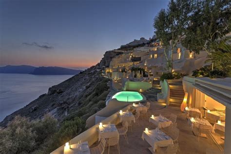 Santorinis Mystique Named Οne Of The 10 Most Beautiful Clifftop