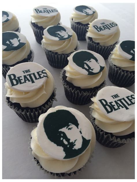 The Beatles Fondant Covered Cupcakes Pasteles Cupcakes Fiesta