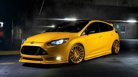 Download Compact Car Ford Focus Rs Wallpaper 2560x1440 Dual Wide