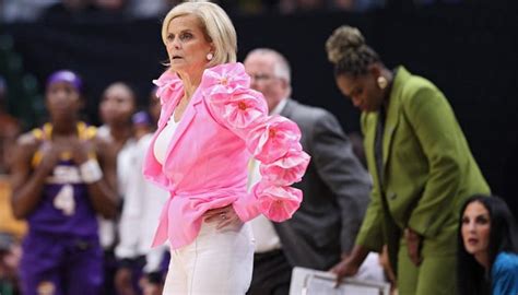 Watch Kim Mulkey In Tears After Leading Lsu Tigers To Final Four Globle News