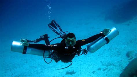 Sidemount Solo Diver With All4diving Phuket Idc Padi 5 Star Cdc
