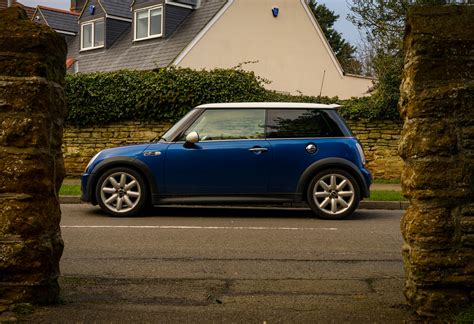Why You Should Buy The Mini Cooper S R53 — The Car Cult