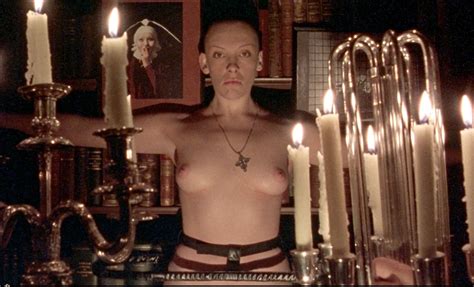 Toni Collette Desnuda En 8½ Women