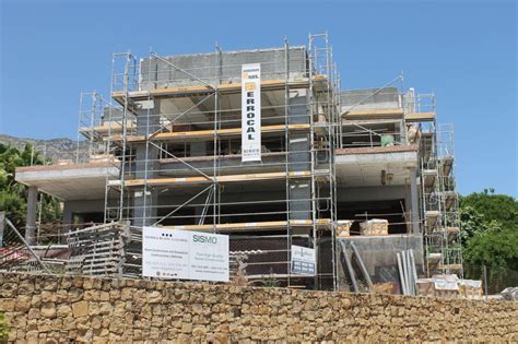 .información sobre como construir una casa prefabricada con hormigón proyectado y paneles eps y sus al tratarse de un sistema de hormigón proyectado no es precisamente el más sostenible en. Casa prefabricada / modular / contemporánea / de hormigón ...