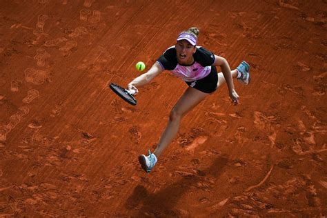 Roland Garros Elise Mertens Battue En Trois Sets Par Maria Sakkari Au