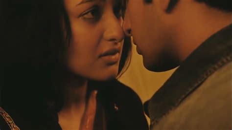 Sonakshi Sinha The Only Kissing Scene Lootera Kissing Scene Ranveer Singh And Sonakshi Hd Kiss