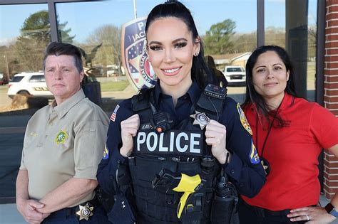Jacksonville Police Proud Of Unusual Number Of Women Patrol Officers