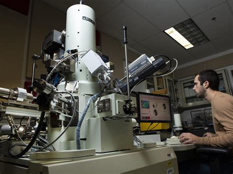 Jeol Jsm 7001fttls Lv Scanning Electron Microscope Pnnl