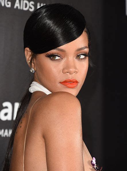 We Are Pleased To Have The Talented And Beautiful Rihanna Wear Esqido