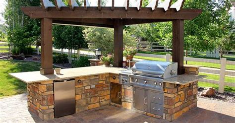 Amazing Outdoor Kitchen Ideas For Enjoyable Cooking Time