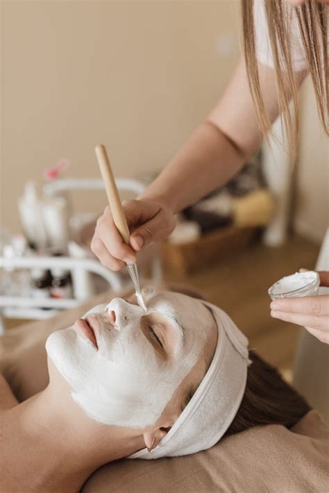 Different Types Of Facial Treatments And How To Choose The Right One