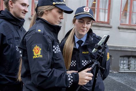 Norsk Politi På Nätpatrull Polistidningen