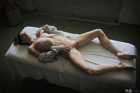 Suczka czeka na masaż Sex Fotki Zdjęcia i Filmy