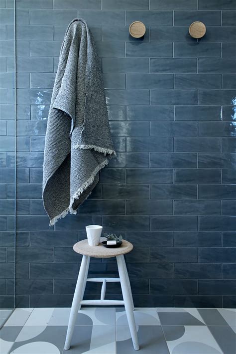 See more ideas about blue subway tile, tile bathroom, subway tile. Bathrooms that don't use white tiles: Fabulous gallery of ...