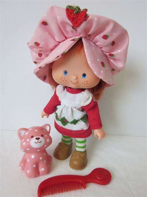 Vintage Strawberry Shortcake Doll And Pet Custard Vintage Strawberry