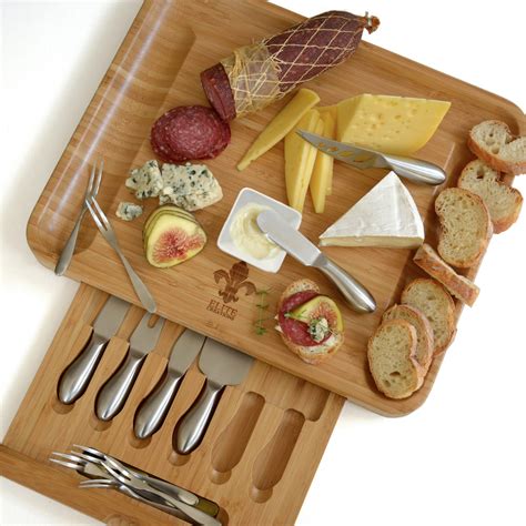 Westman Reviews This Deluxe Cheese Board With Knives T Set Is