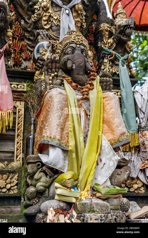 Stone Sculpture Hindu God Hi Res Stock Photography And Images Alamy