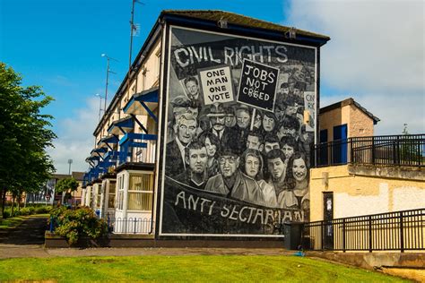 The Bogside Artists Derry Northern Ireland Travel Past 50
