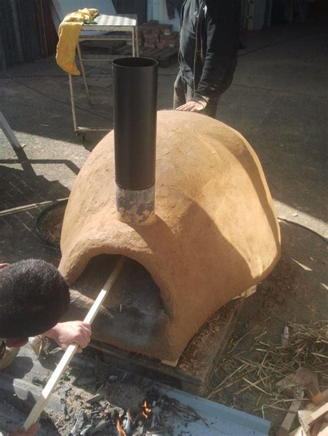 Construction de fours à pain en terre paille Terre paille et