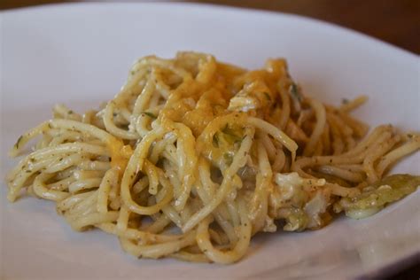 Top the casserole with gruyere then bread. Turkey Spaghetti Casserole Recipe - The Pinke Post