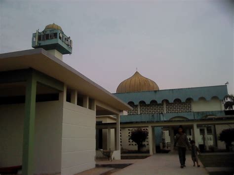 Maybe you would like to learn more about one of these? Masjid Taman Temerloh Jaya: Masjid bandar - masjid kampung