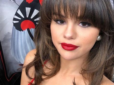 Selena Gomez Falou Sobre As Pressões Que Enfrentou Ao Longo De Sua