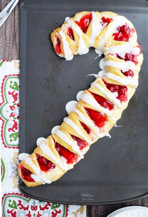 Candy Cane Crescent Roll Breakfast Pastry 3 Christmas Breakfast Recipe Christmas Breakfast