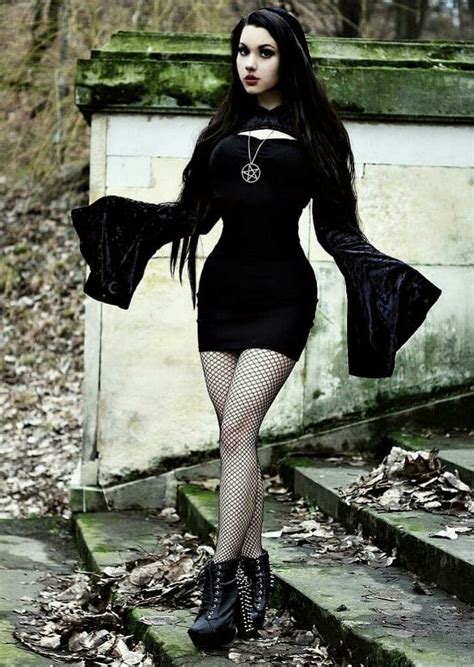 Pin By ¡dark Gothic Macabre On Góticas Gothic Fashion Women Gothic Outfits Gothic Fashion