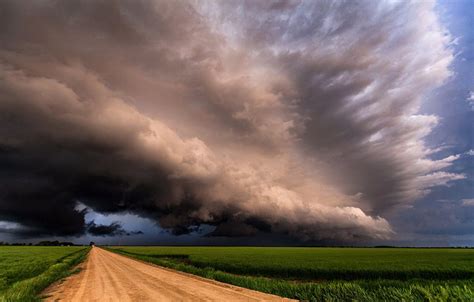Breathtaking Supercell Storm Photos Captured In Us By Storm Chaser