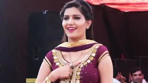 Sapna Choudhary Dance On Panni Lawe Nikkar Nikkar Watch Viral Video On