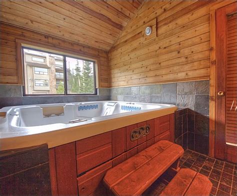 This is where the hot tub sits on top. Pin by Sarah Keitz on my diy dream cabin | Hot tub room ...