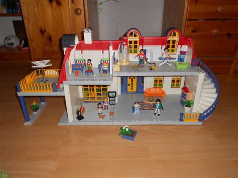 Wir bauen ein ganzes haus für playmobil oder als puppenhaus / dollhouse. Playmobil Haus 3965, Küche 4283, Wohnzimmer und viel ...