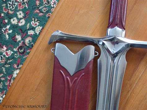 Leaf Bladed Two Handed Sword Lyonesse Armoury