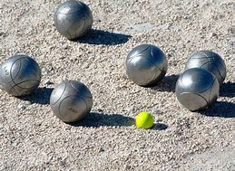 Résultat d’images pour boules pétanque