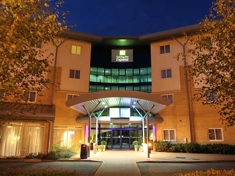 I am a hotel snob and just didn't think it would be that great, but it was! Holiday Inn Express Hotel Southampton M27, Junction 7