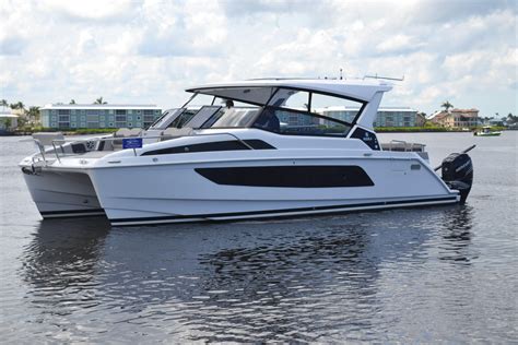 2018 Aquila 36 Power Boat For Sale