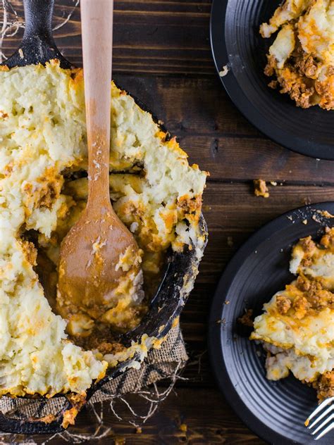 Ramsay, with the golden potato and parmesan mash, and the red wine flavored beef filling, which are so good! Shepherd's Pie Gordon Ramsay Style - REVISITED | Shepherd ...